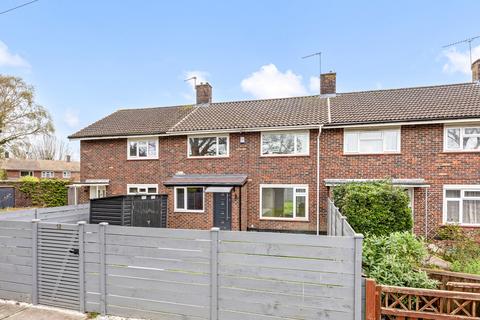 4 bed property, in Kilnmead Close, £400,000