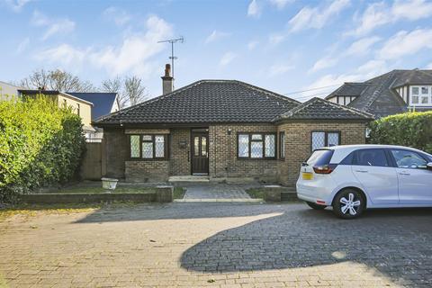 3 bed property, in South Riding, £775,000