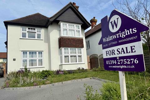 3 bed property, in Riby Road, £400,000