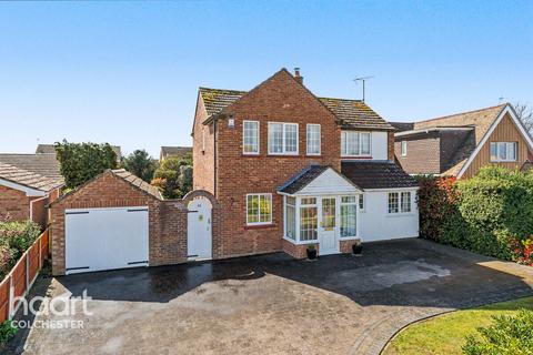 3 bed property, in Blackberry Road, £475,000