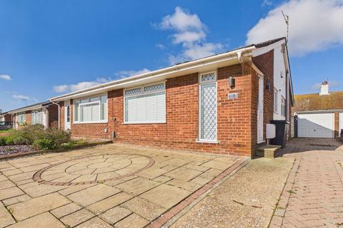 2 bed property, in Brook Way, £335,000