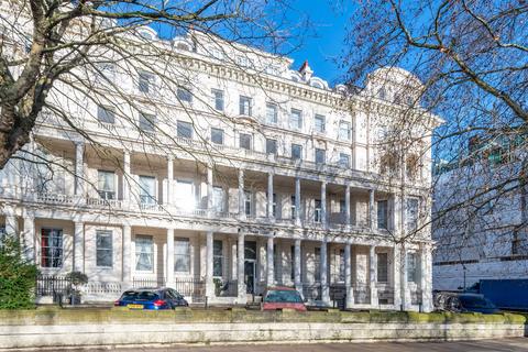 4 bed property, in Lancaster Gate, £1,650,000