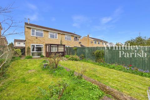 3 bed property, in St Leonards Close, £230,000