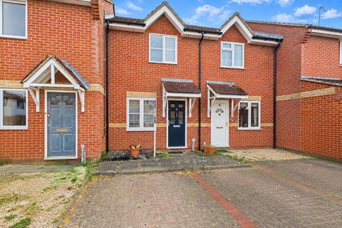 2 bed property, in Redfern Close, £150,000