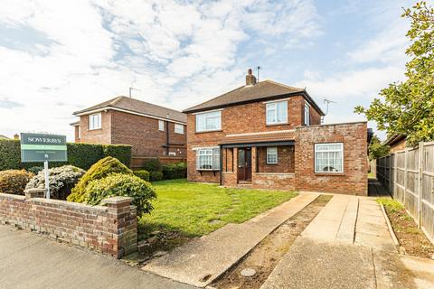 4 bed property, in Spacious Detached Home in Lighthouse End of Hunstanton, £475,000