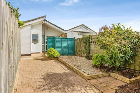 1 bed property, in Cumberland Green, £90,000