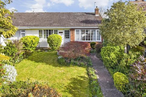 2 bed property, in St. Katherine's Lane, £280,000