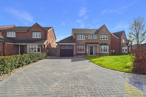 4 bed property, in Wheatfields Road, £425,000