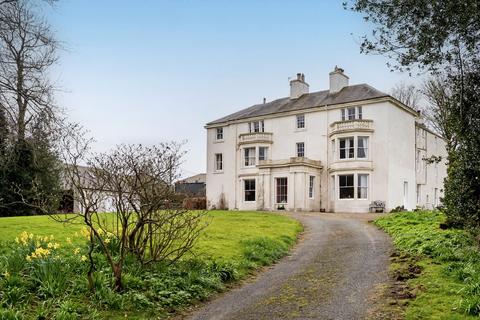 8 bed property, in Hawick, £595,000