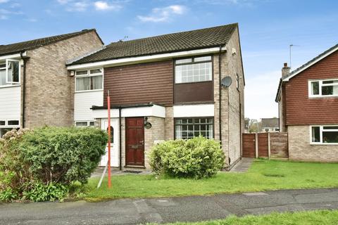 2 bed property, in Dean Moor Road, £270,000