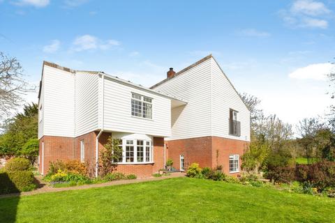 5 bed property, in Brook Street, £650,000