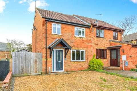 3 bed property, in De-Ferneus Drive, £240,000