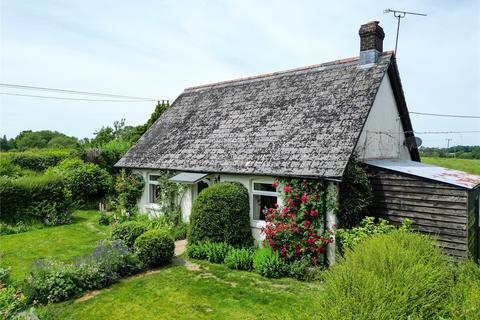 2 bed property, in Froxfield, £765,000