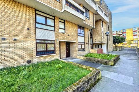 1 bed property, in Collingwood Court, £19,000