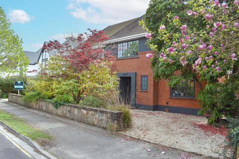 6 bed property, in Stuart Road, £1,250,000