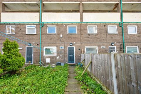 3 bed property, in Finstall Close, £175,000