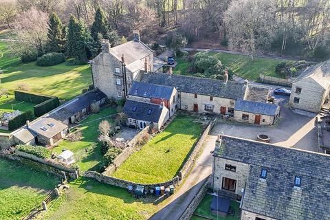 4 bed property, in Huthwaite Lane, £540,000