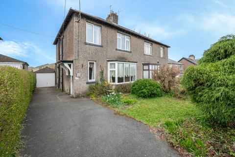 3 bed property, in Robin Lane, £235,000
