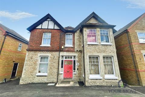 1 bed property, in London Road, £90,000