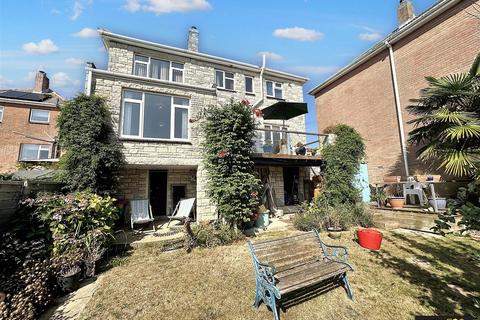 4 bed property, in Ambleside, £500,000