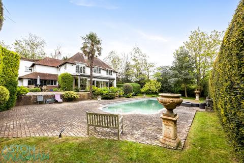 5 bed property, in Tongdean Road, £2,000,000