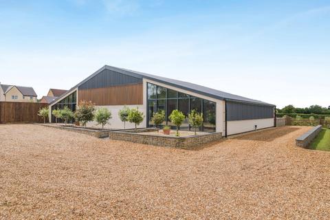 4 bed property, in Clanville, £900,000