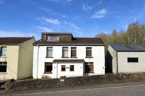 3 bed property, in Llwydcoed Road, £179,995