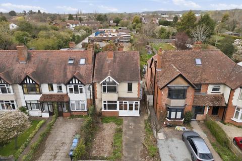 4 bed property, in Evesham Road, £350,000