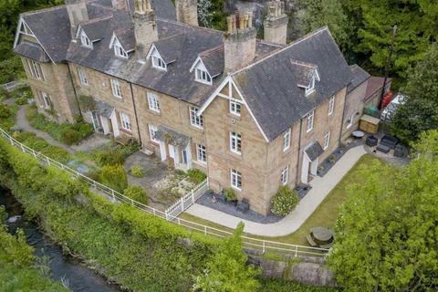 3 bed property, in Bottom Row, £260,000