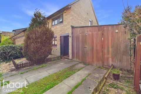 2 bed property, in Banff Close, £350,000
