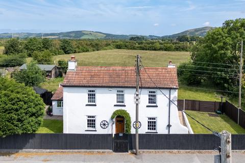 4 bed property, in Tarnock, £480,000