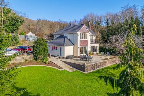 3 bed property, in Cheddar Road, £798,000