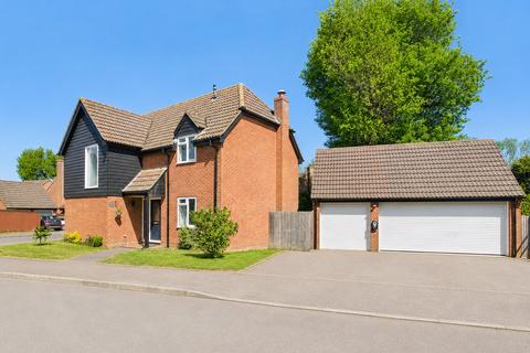 4 bed property, in Hardys Field, £750,000
