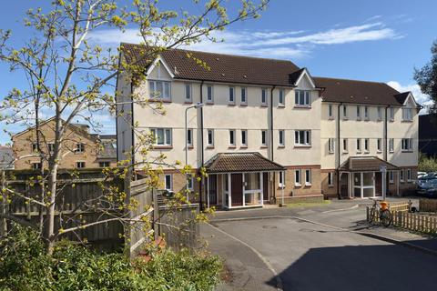 1 bed property, in St. Andrews View, £120,000