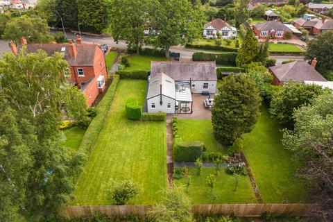 4 bed property, in Bridgnorth Road, £495,000