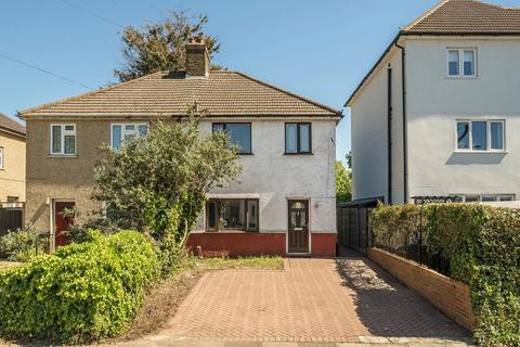 3 bed property, in Hornfair Road, £500,000
