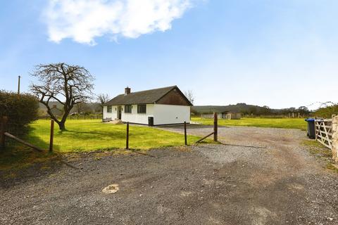 3 bed property, in Dean Lane, £475,000