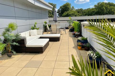 3 bed property, in Eluna Apartment, £845,000