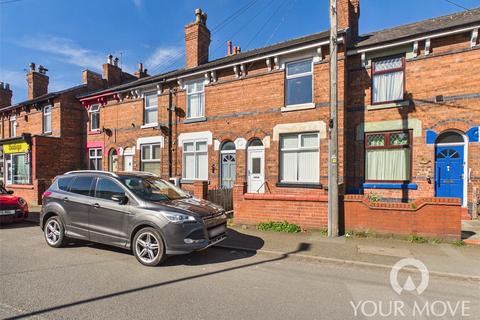 2 bed property, in Broad Street, £89,950