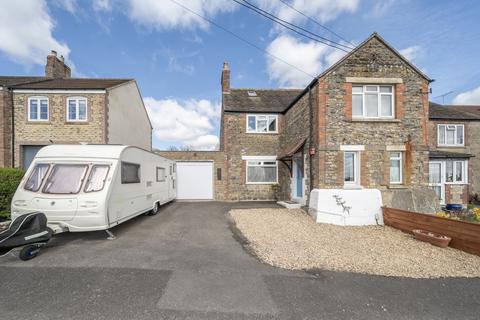 3 bed property, in Russell Place, £375,000