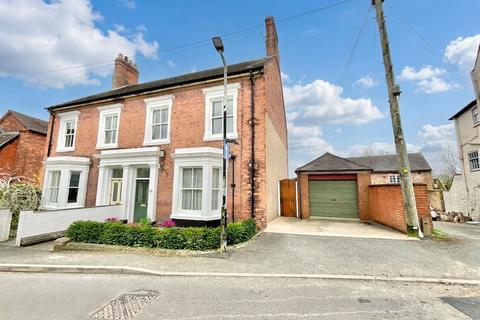 4 bed property, in Great Hales Street, £425,000