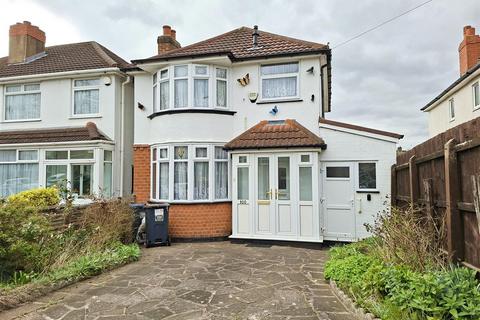 3 bed property, in Duncroft Road, £299,950