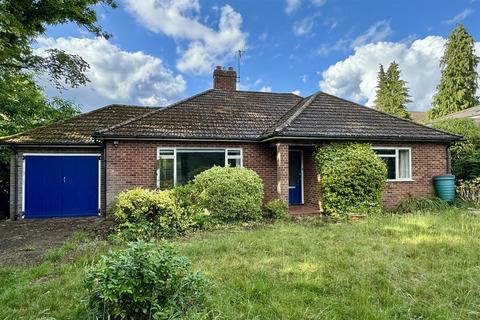2 bed property, in Busbridge, £725,000