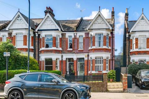 2 bed property, in Chevening Road, £725,000