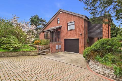 4 bed property, in Stradbroke Road, £500,000