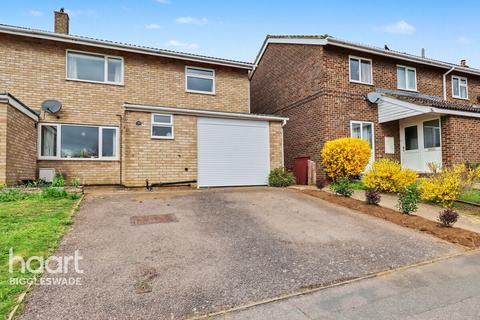 3 bed property, in Elizabeth Way, £365,000