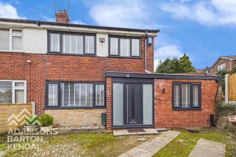 4 bed property, in Alicia Drive, £265,000