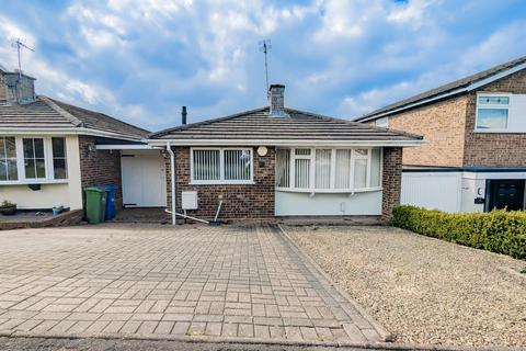 1 bed property, in Appledore Close, £240,000