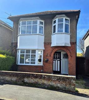 2 bed property, in Draycott Road, £175,000