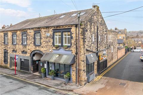3 bed property, in Railway Road, £350,000